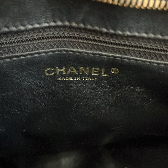 CHANEL Black leather Quilted Leather Medallion Bag - Picture 11 of 11